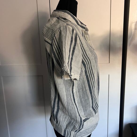 Universal Thread White and Blue Vertical Stripe Linen Button Down Top - S - Picture 4 of 9